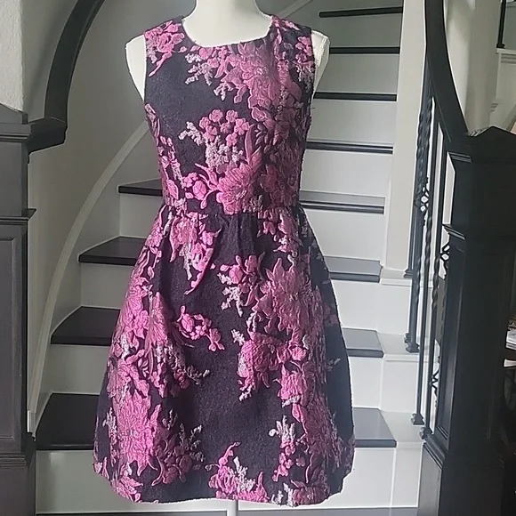 Floral Dress - Picture 3 of 9